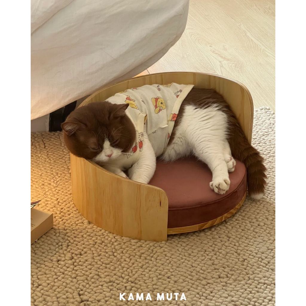 KAMA MUTA Pet Hugging Wooden Base Cuddle Cat Bed